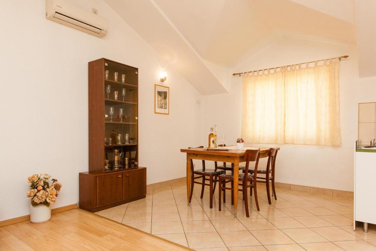 Holiday Home Beata Trogir Exterior foto